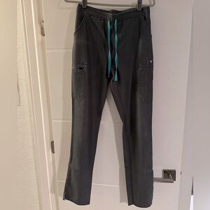 Figs Graphite Small/Tall Figs